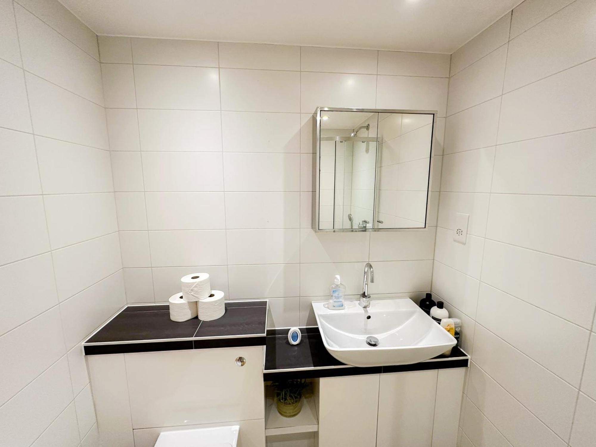 Chic 3 Bedroom Flat With Private Terrace In Holloway Near Finsbury Park London Eksteriør billede