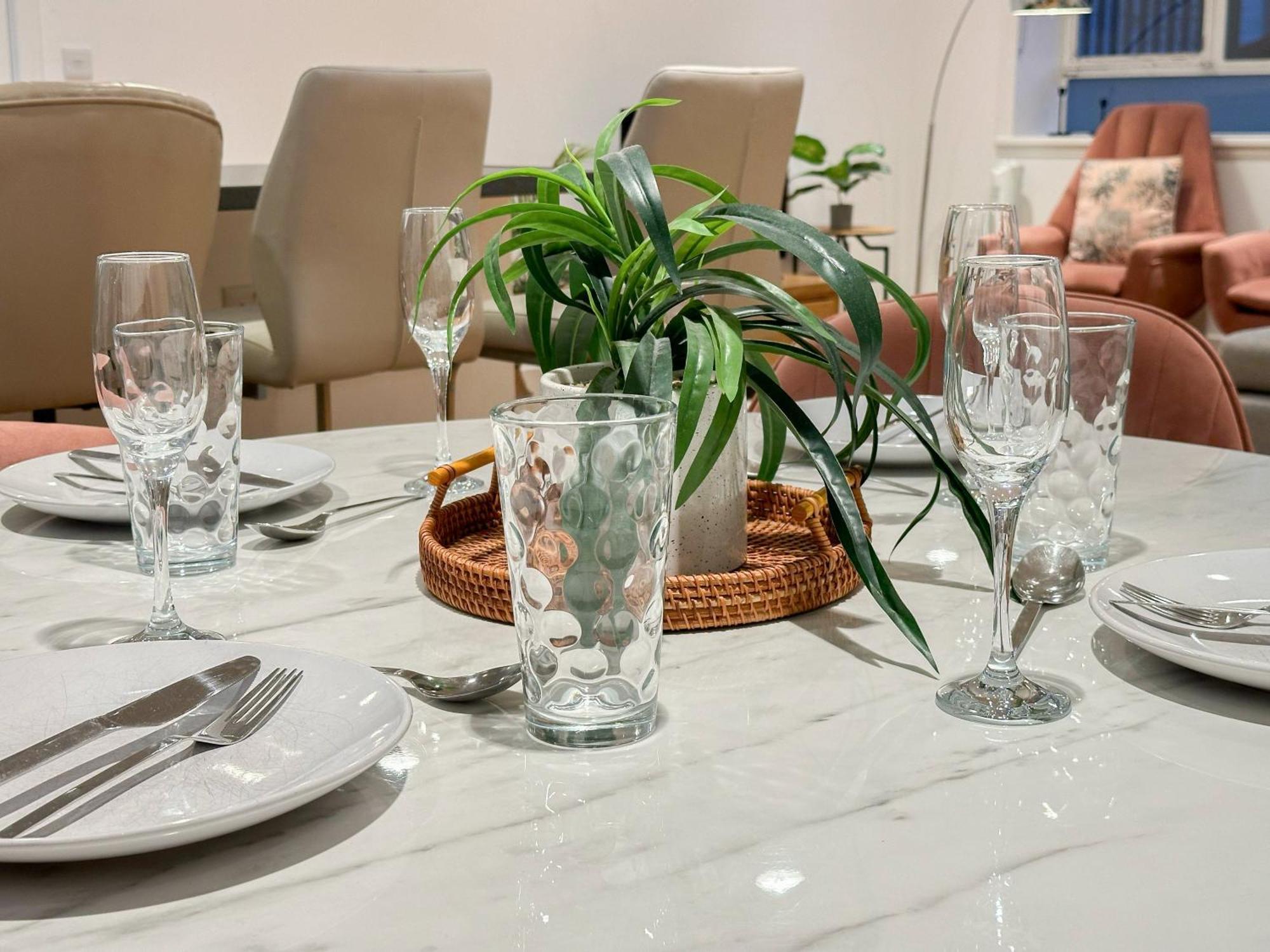 Chic 3 Bedroom Flat With Private Terrace In Holloway Near Finsbury Park London Eksteriør billede