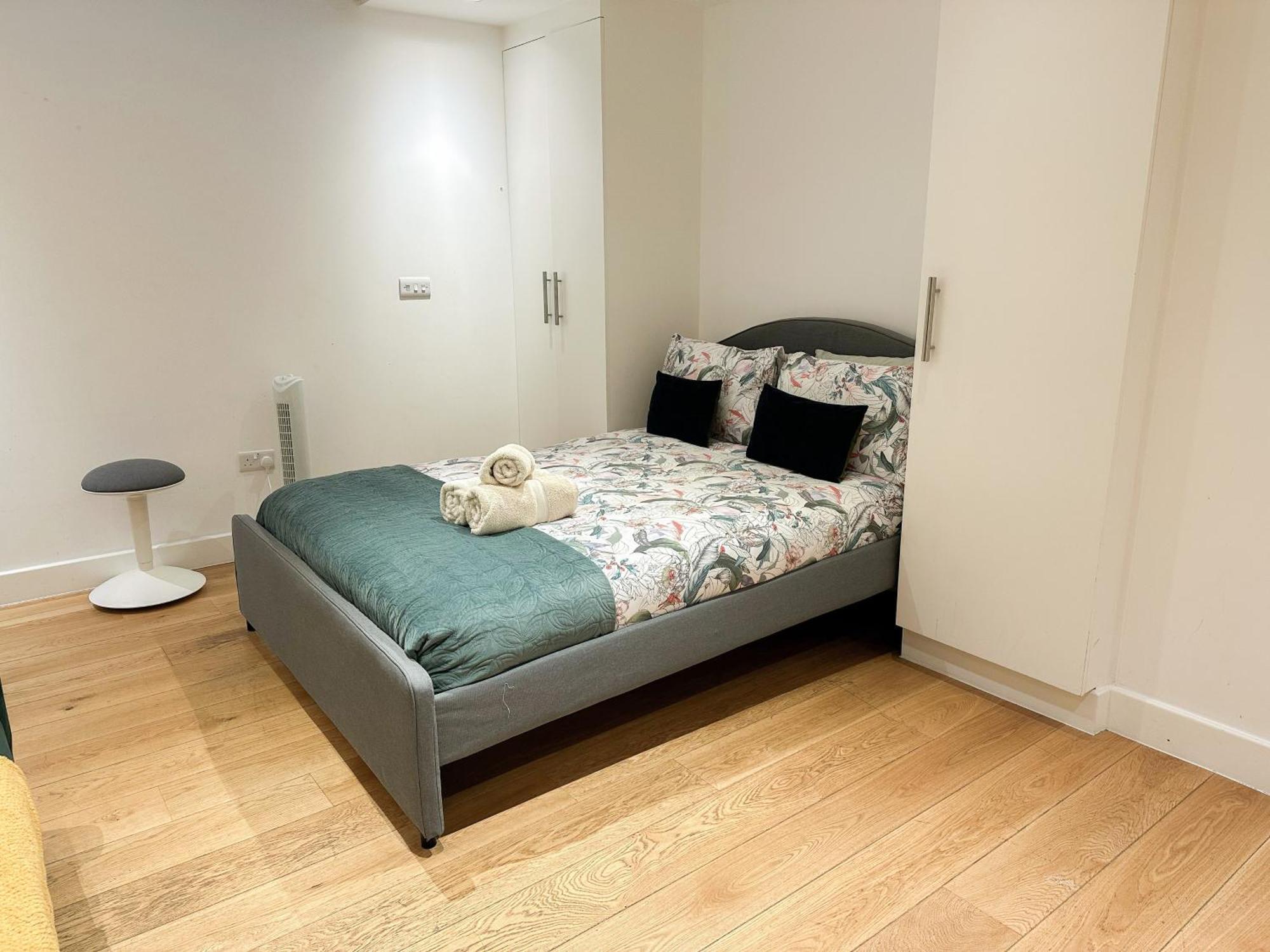 Chic 3 Bedroom Flat With Private Terrace In Holloway Near Finsbury Park London Eksteriør billede