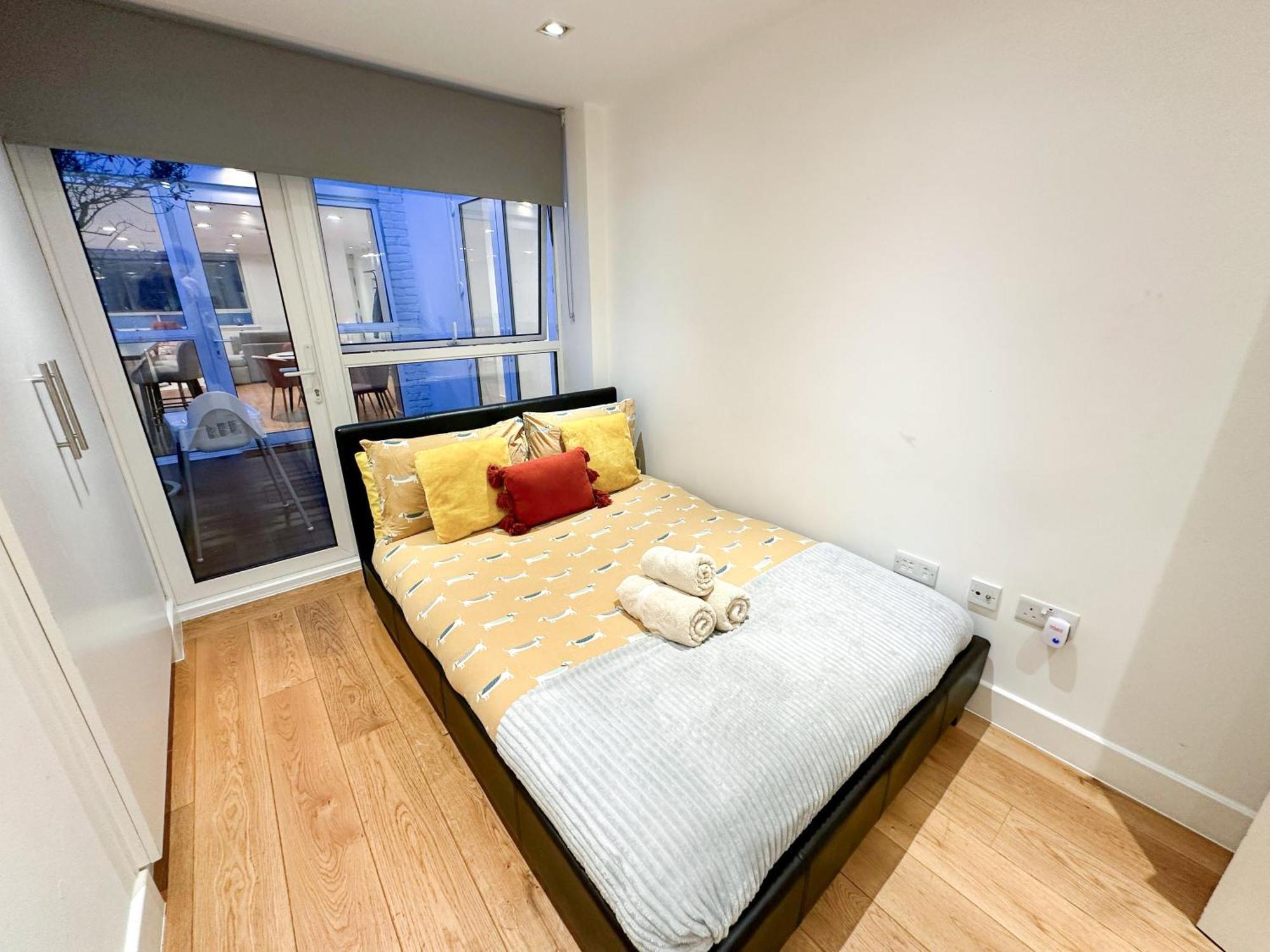 Chic 3 Bedroom Flat With Private Terrace In Holloway Near Finsbury Park London Eksteriør billede