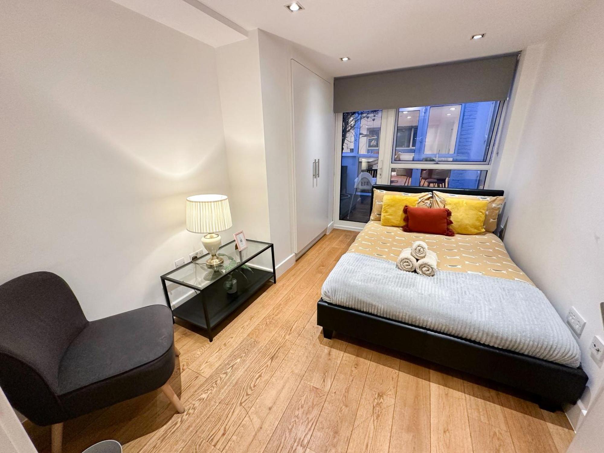 Chic 3 Bedroom Flat With Private Terrace In Holloway Near Finsbury Park London Eksteriør billede