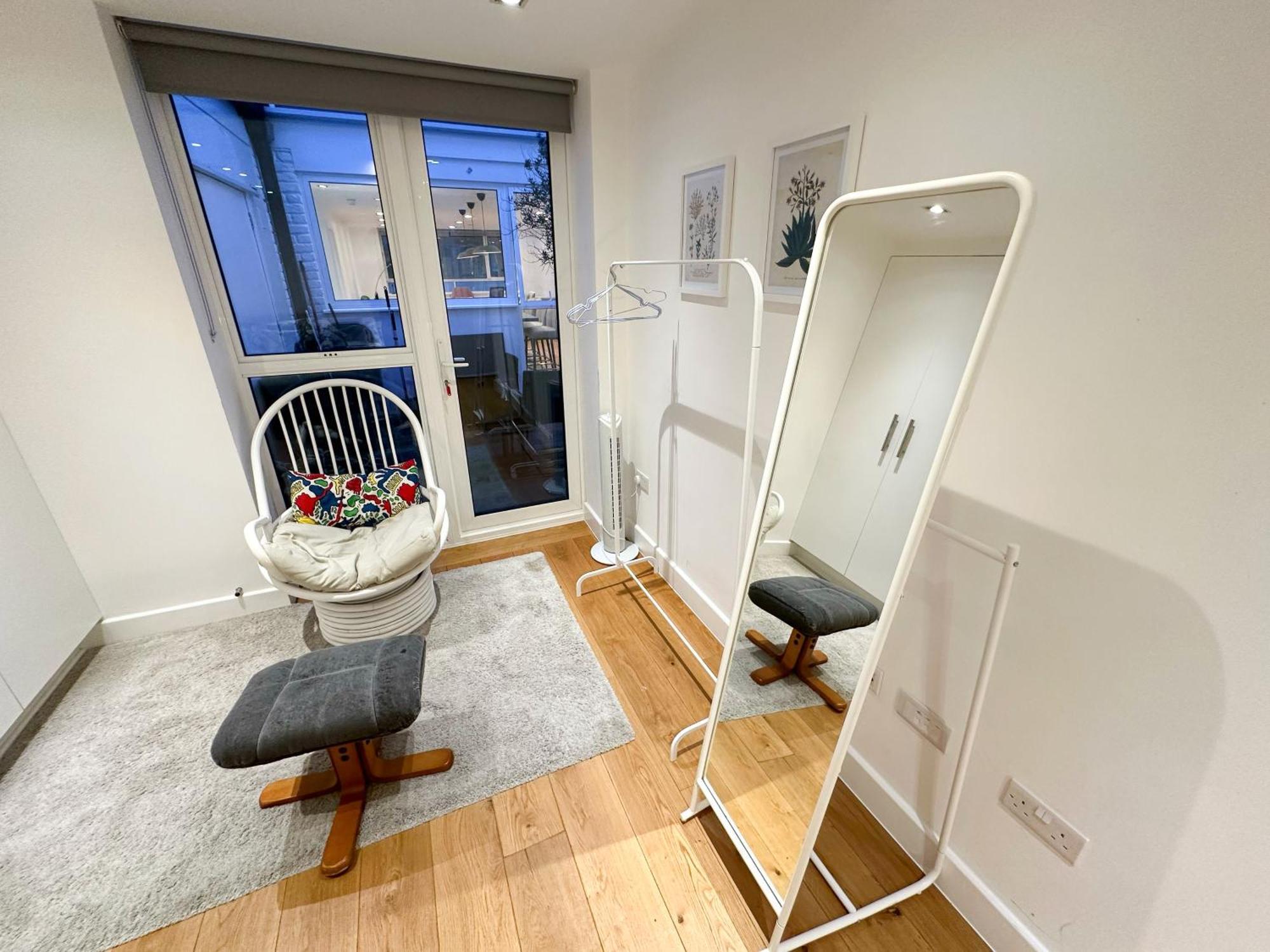 Chic 3 Bedroom Flat With Private Terrace In Holloway Near Finsbury Park London Eksteriør billede