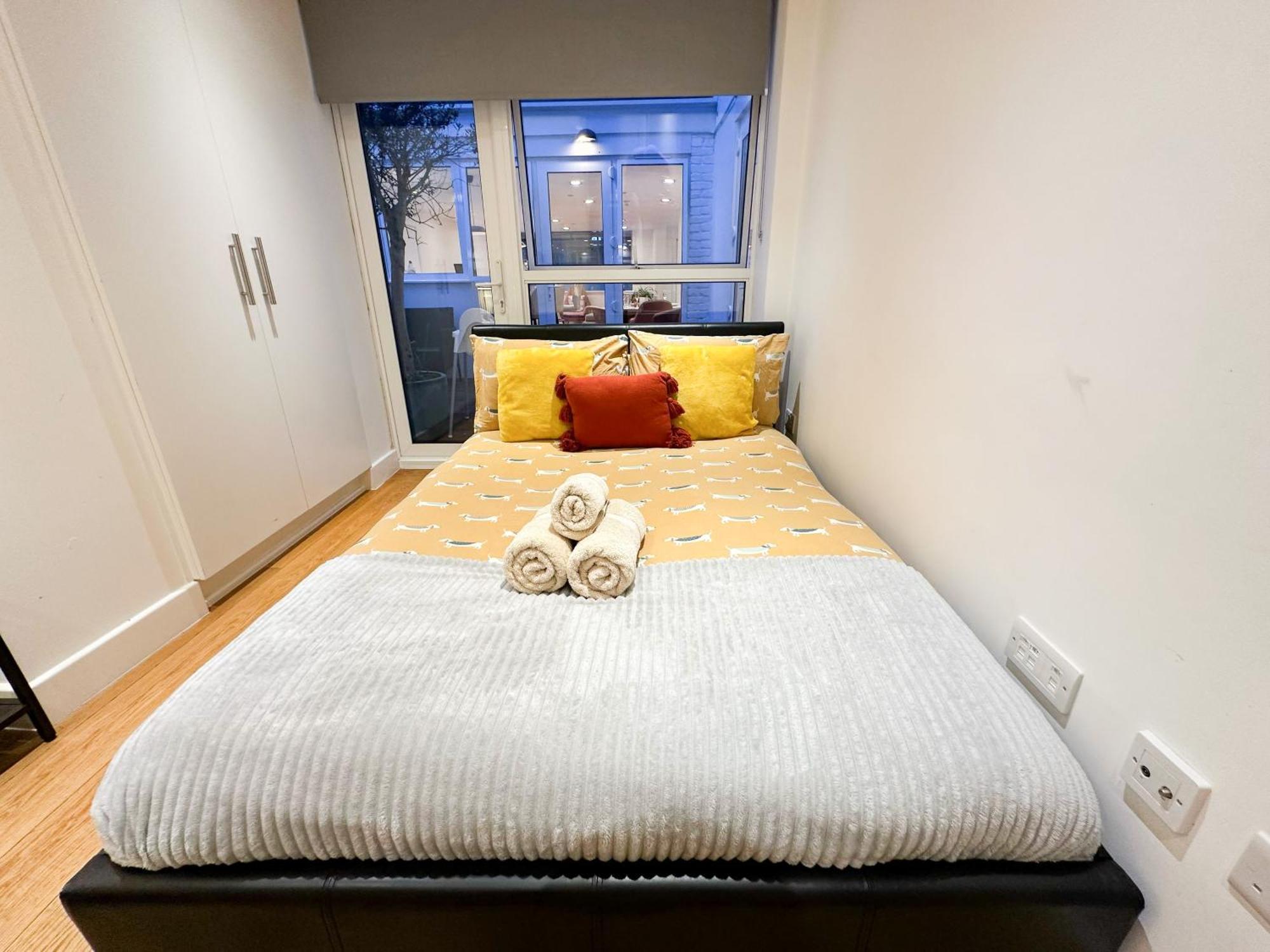 Chic 3 Bedroom Flat With Private Terrace In Holloway Near Finsbury Park London Eksteriør billede