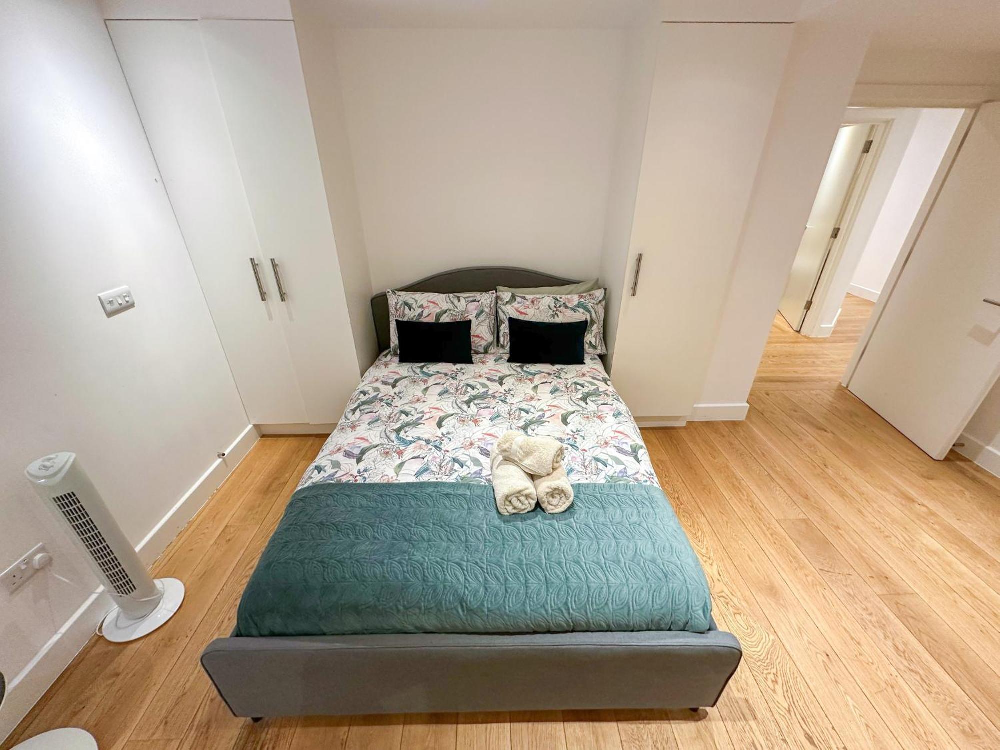Chic 3 Bedroom Flat With Private Terrace In Holloway Near Finsbury Park London Eksteriør billede
