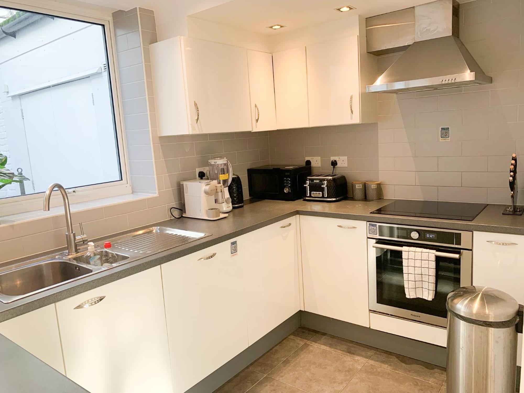 Chic 3 Bedroom Flat With Private Terrace In Holloway Near Finsbury Park London Eksteriør billede