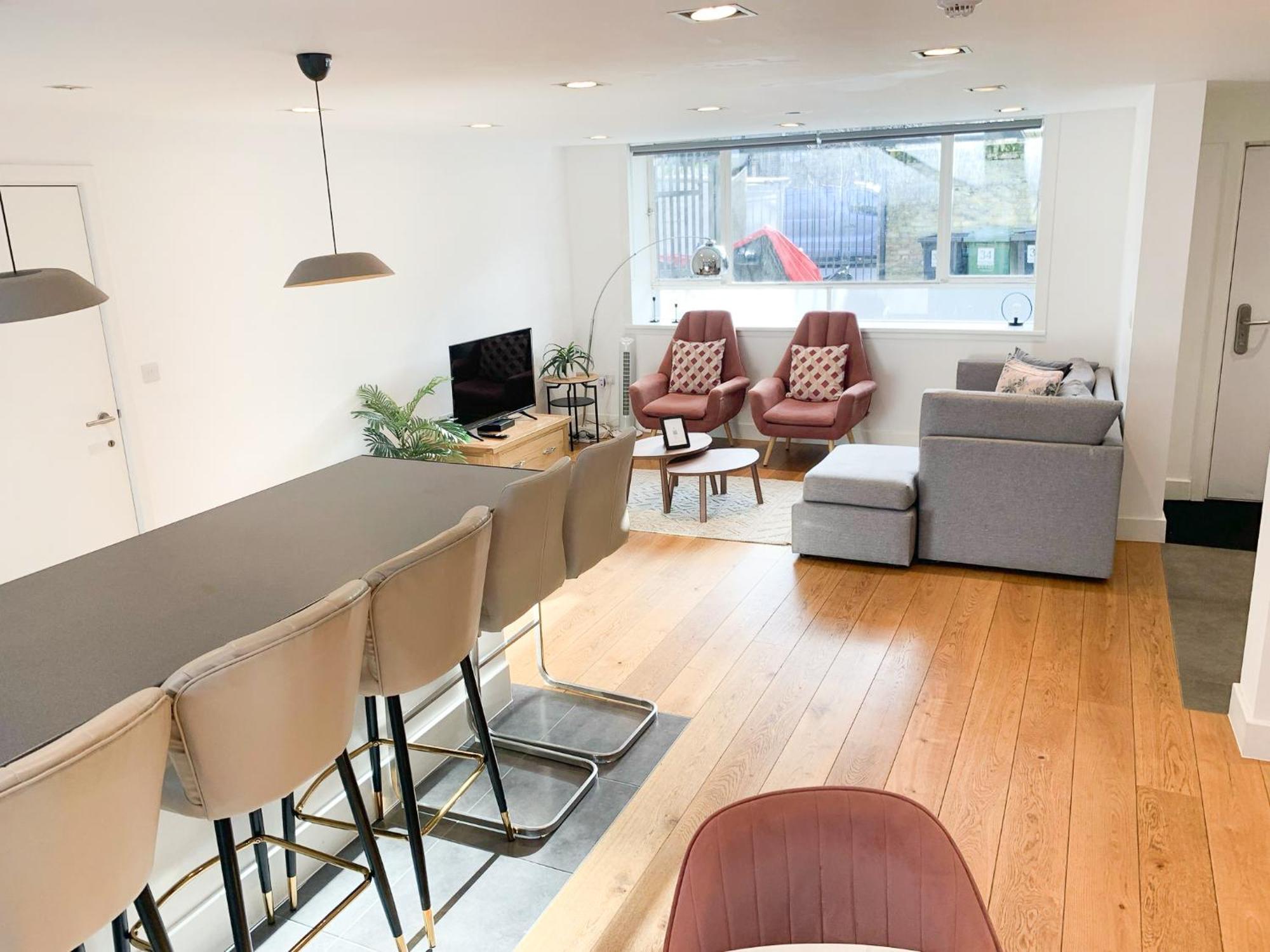 Chic 3 Bedroom Flat With Private Terrace In Holloway Near Finsbury Park London Eksteriør billede