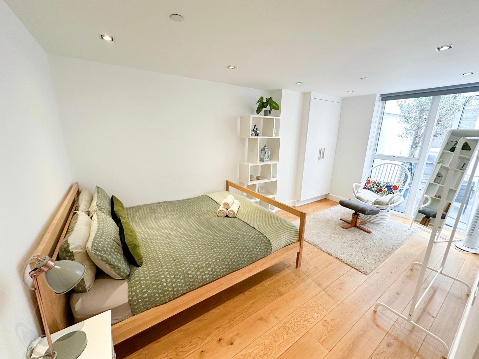 Chic 3 Bedroom Flat With Private Terrace In Holloway Near Finsbury Park London Eksteriør billede